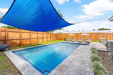 4780 NE 8th Terrace Oakland Park FL 33334