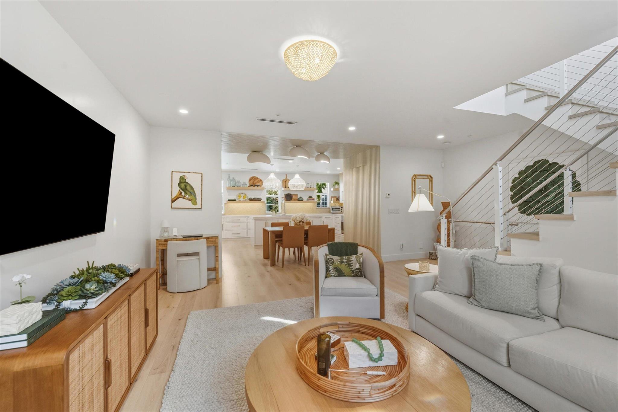 MALLORY SQUARE - Residential