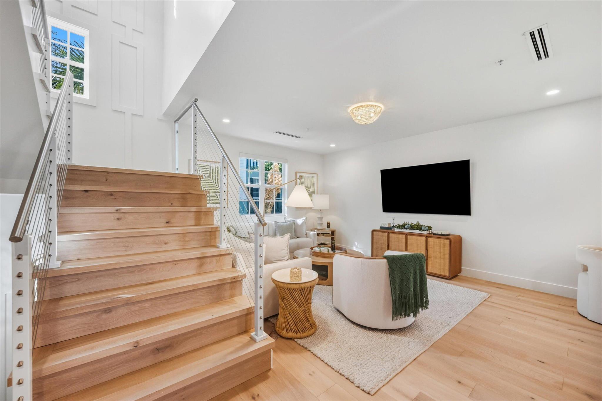 MALLORY SQUARE - Residential