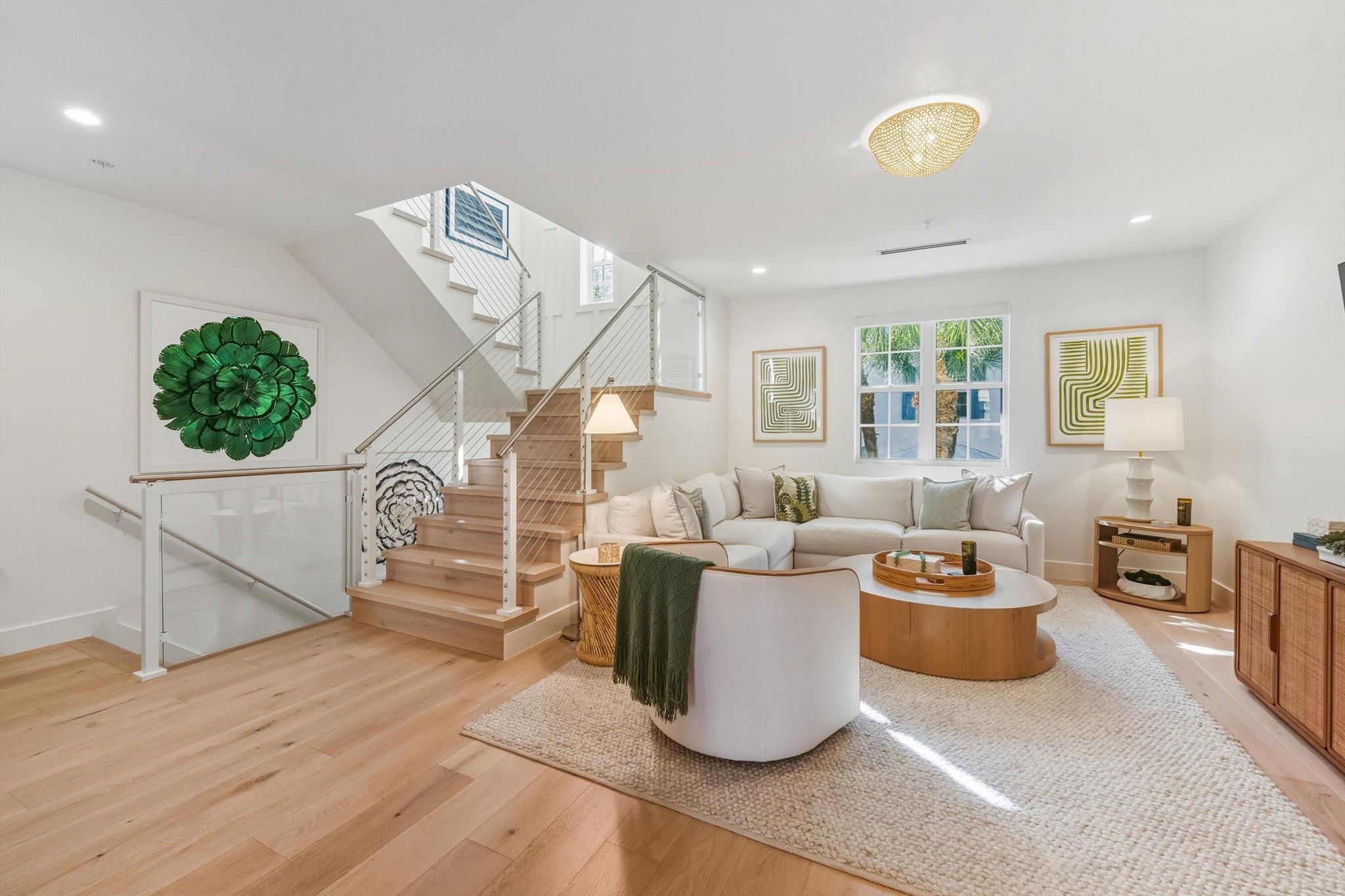 MALLORY SQUARE - Residential