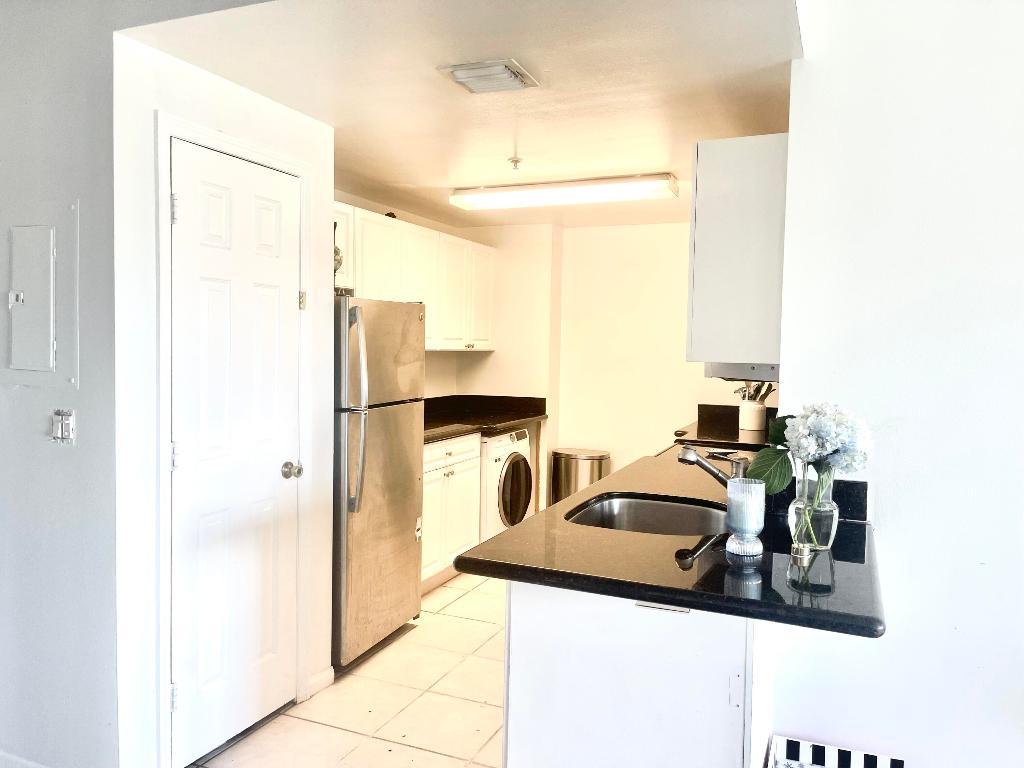 ARISSA PLACE CONDO - Residential