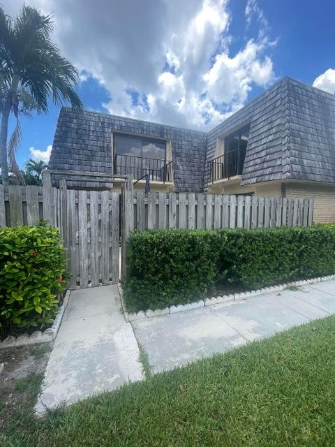 47 Lake Arbor Drive Palm Springs FL 33461