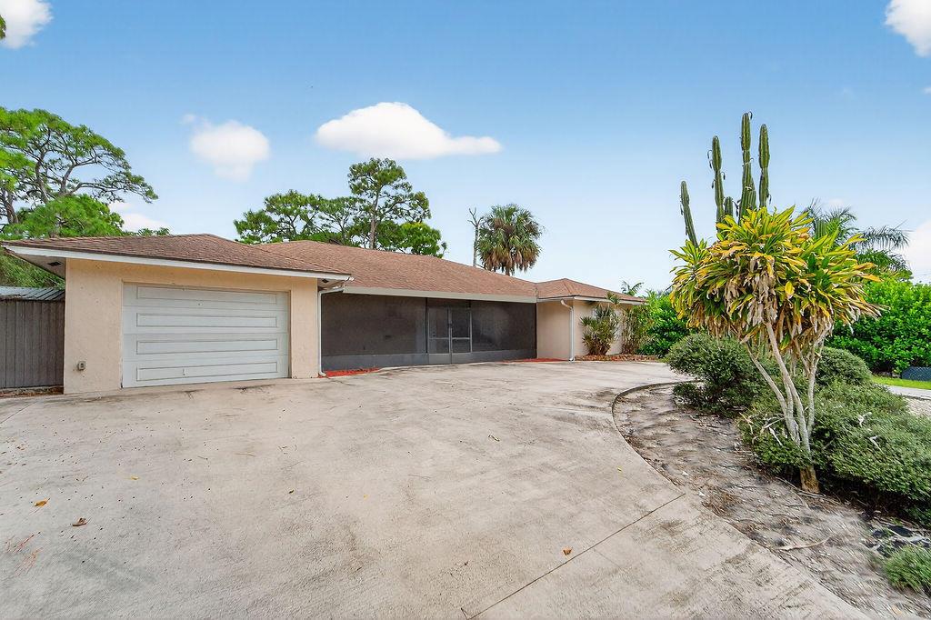 Available immediately, this 3BR 2 Bath, 2032 sq ft single family home has a large living room with a separate dining room. The Primary bedroom has an attached office/den. The primary bath is fully renovated. The circular driveway and extension have parking for at least 6 cars. There is enough room for boat/RV storage. This is located across the street from the intracoastal and 20 million dollar homes. Easy access to Donald Ross Rd, US1 and I-95. Close to beaches, fishing, golf, shopping & restaurants. No HOA, pets welcome, even large dogs!