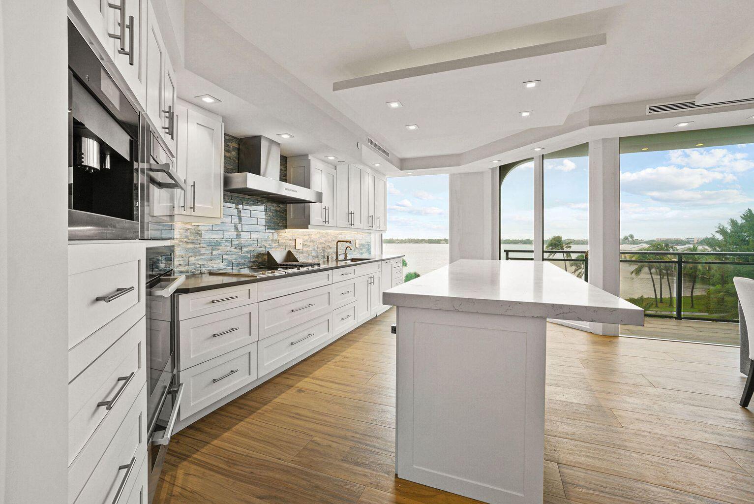 PALM BEACH HAMPTON CONDO - Residential