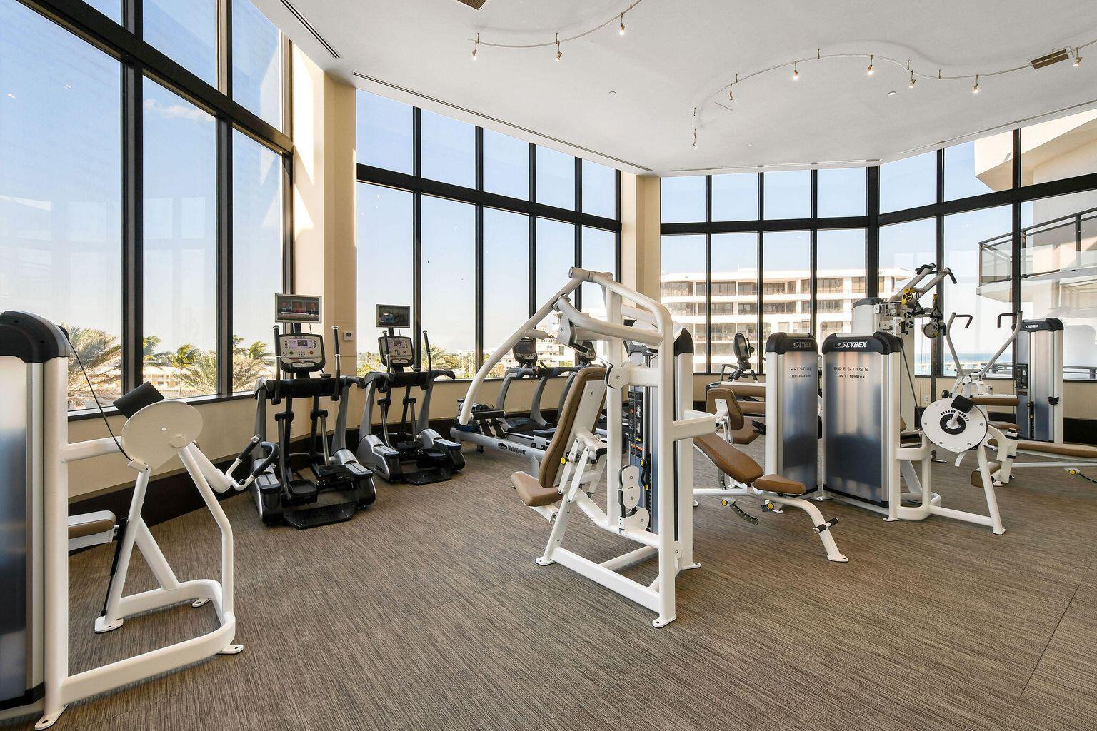 PALM BEACH HAMPTON CONDO - Residential