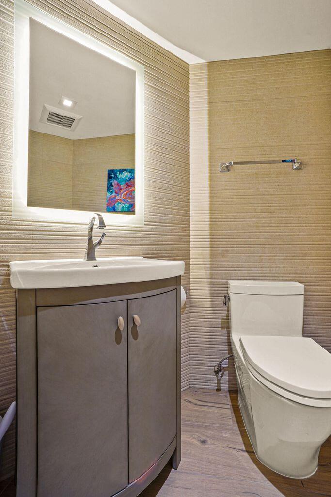 PALM BEACH HAMPTON CONDO - Residential