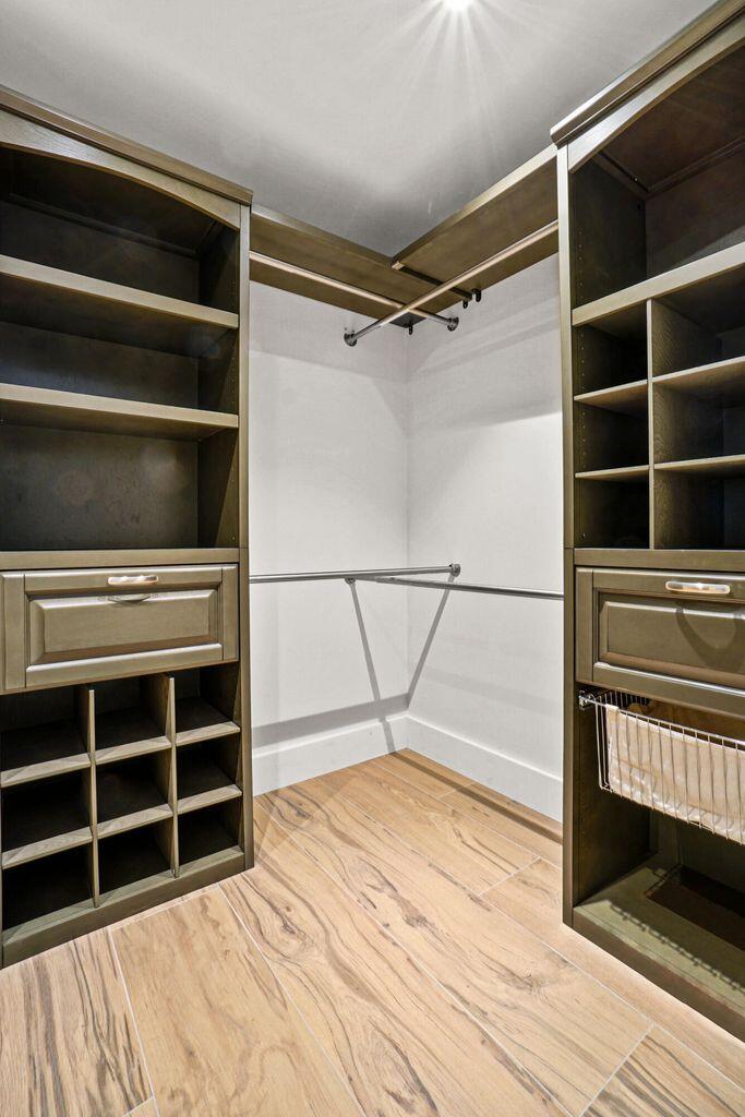 PALM BEACH HAMPTON CONDO - Residential