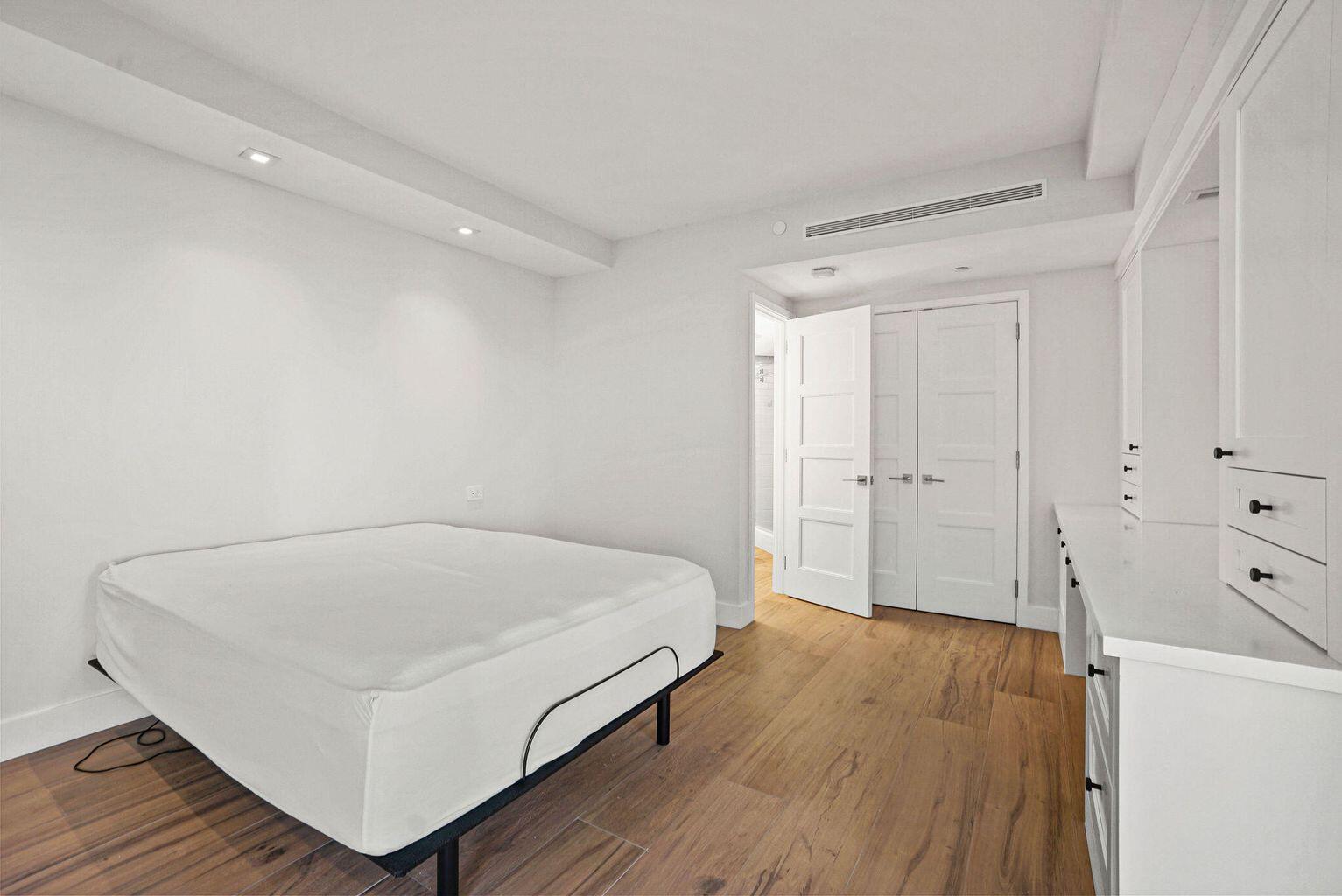 PALM BEACH HAMPTON CONDO - Residential