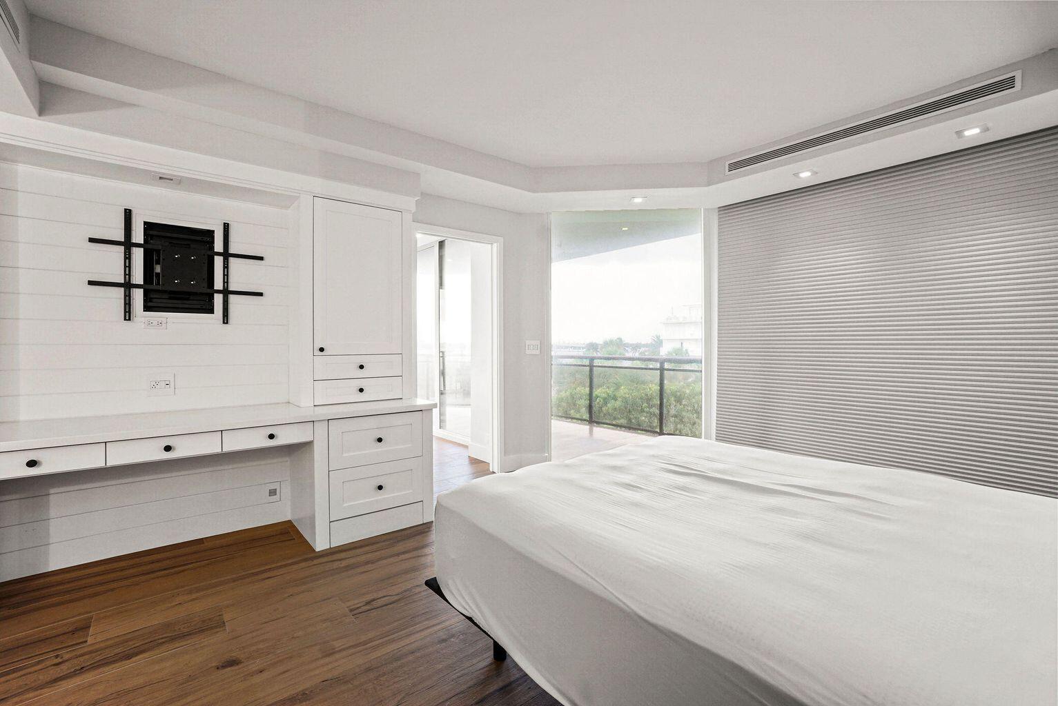 PALM BEACH HAMPTON CONDO - Residential