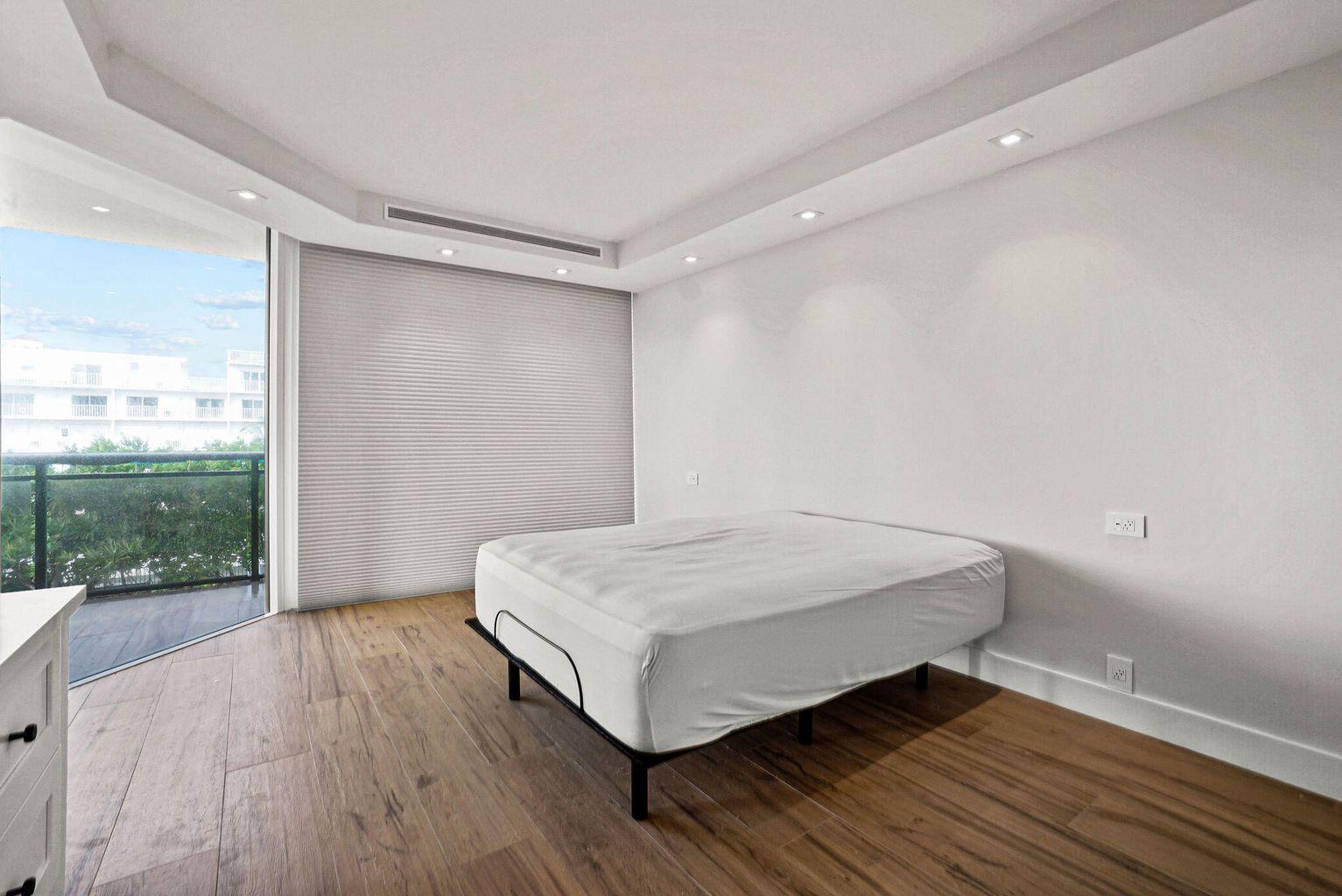 PALM BEACH HAMPTON CONDO - Residential