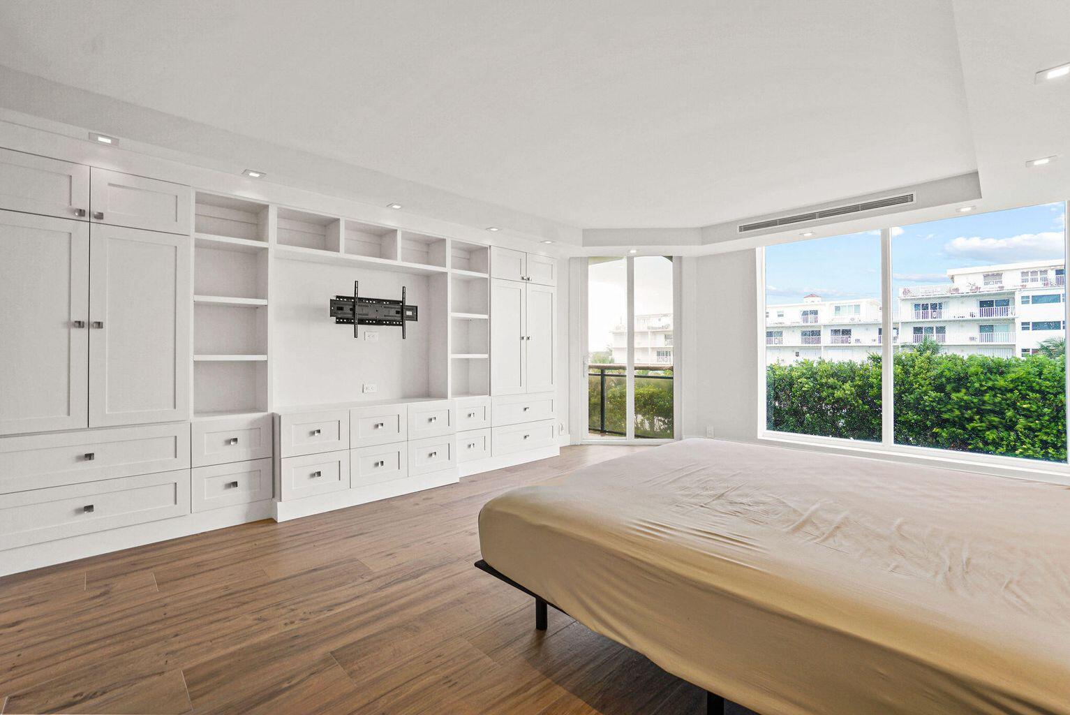 PALM BEACH HAMPTON CONDO - Residential