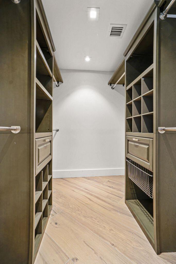 PALM BEACH HAMPTON CONDO - Residential