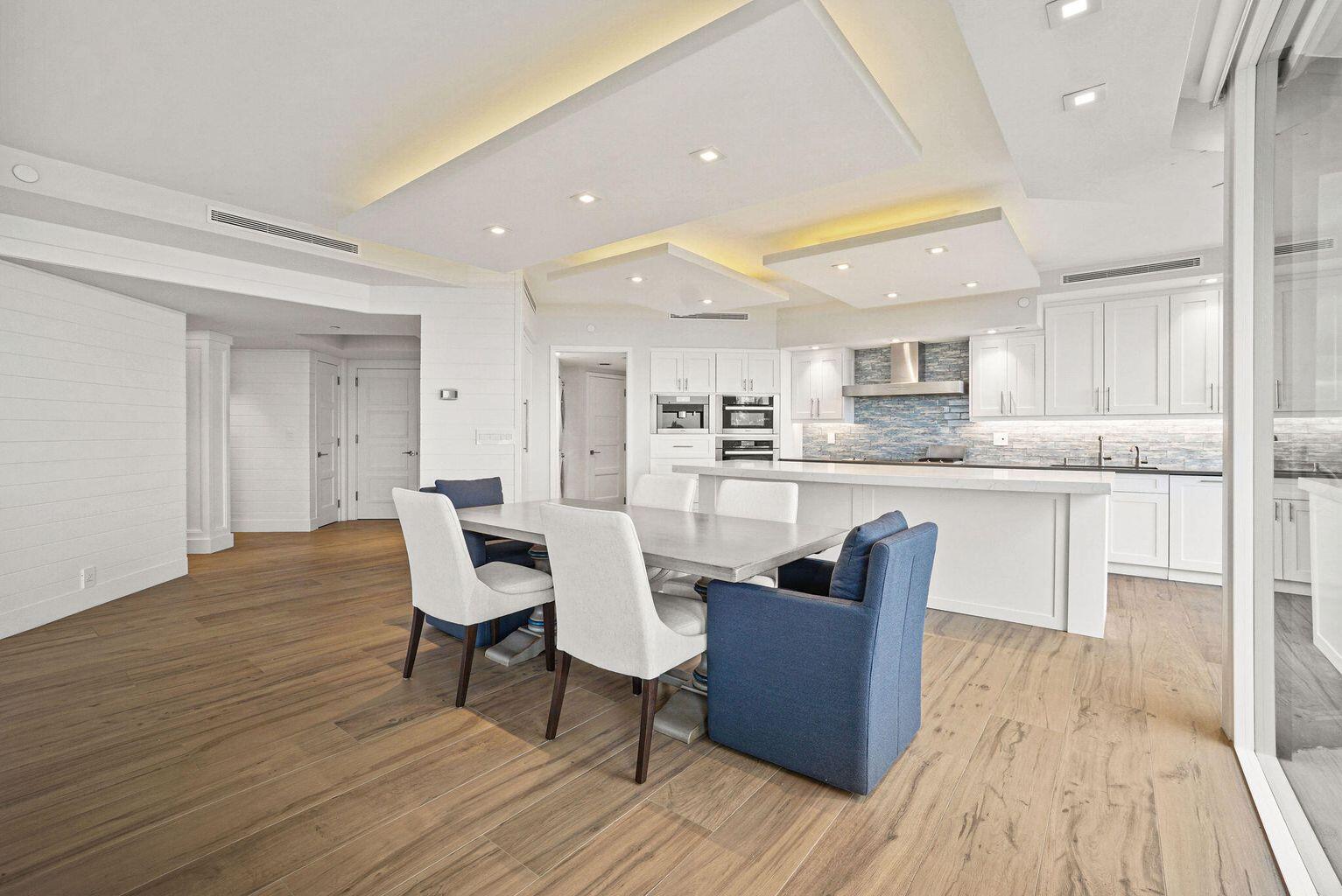 PALM BEACH HAMPTON CONDO - Residential