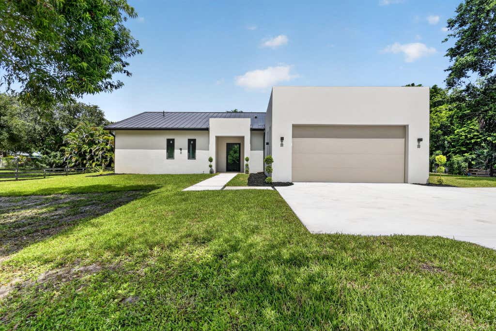 Photo of 5356 Colbright Road, Lake Worth, FL 33467 (MLS # B26046301)