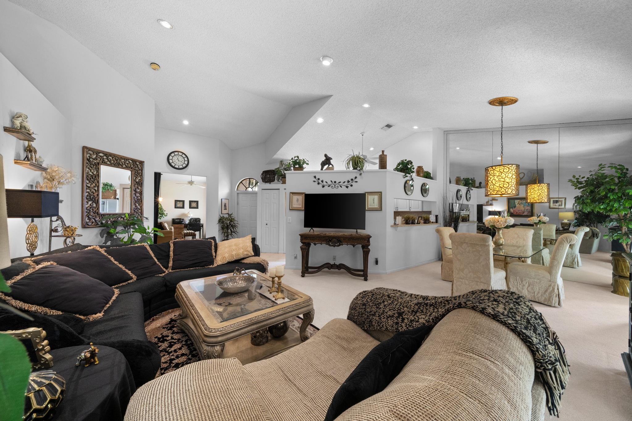 Lexington Club - Residential