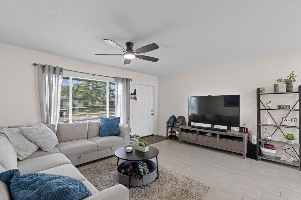 BROADVIEW COUNTRY CLUB - Residential