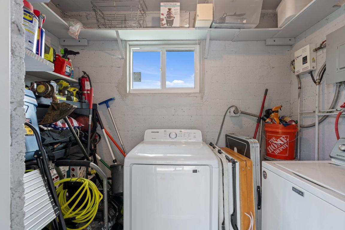 BROADVIEW COUNTRY CLUB - Residential