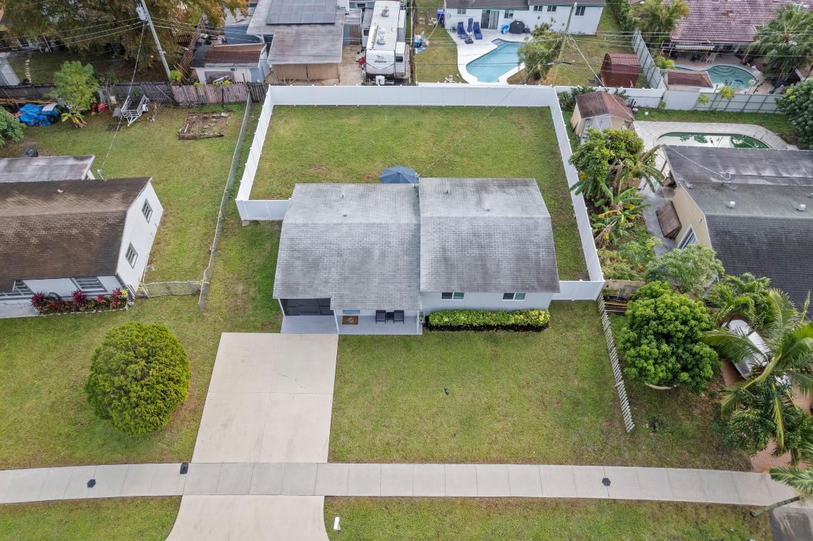 BROADVIEW COUNTRY CLUB - Residential