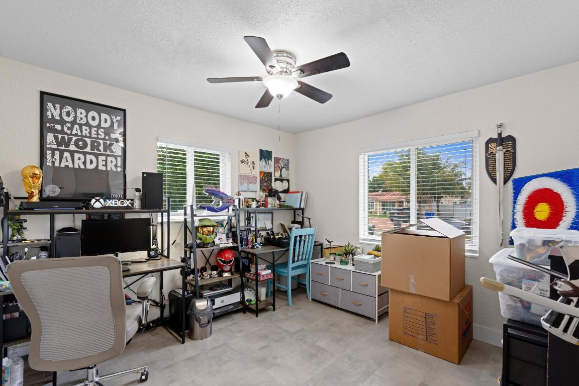 BROADVIEW COUNTRY CLUB - Residential