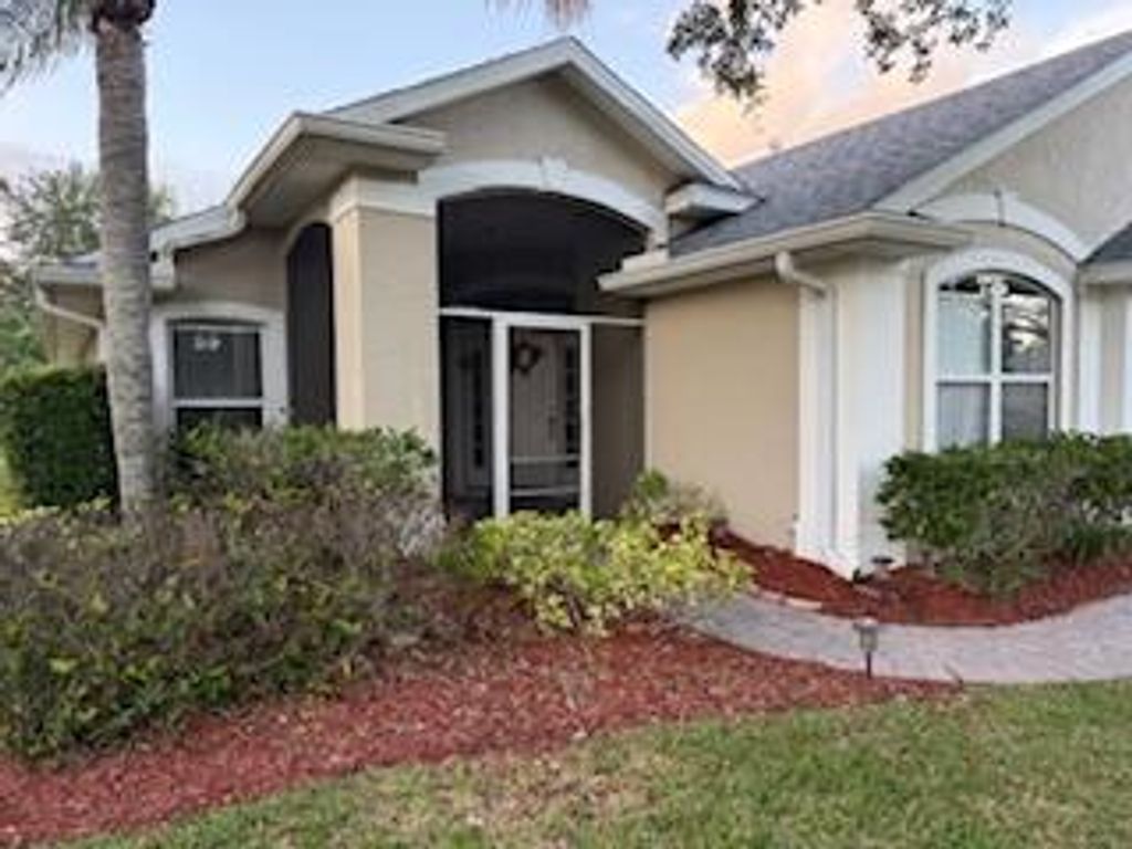 Photo of 509 N Valencia Cir Circle SW, Vero Beach, FL 32968 (MLS # B26025419)