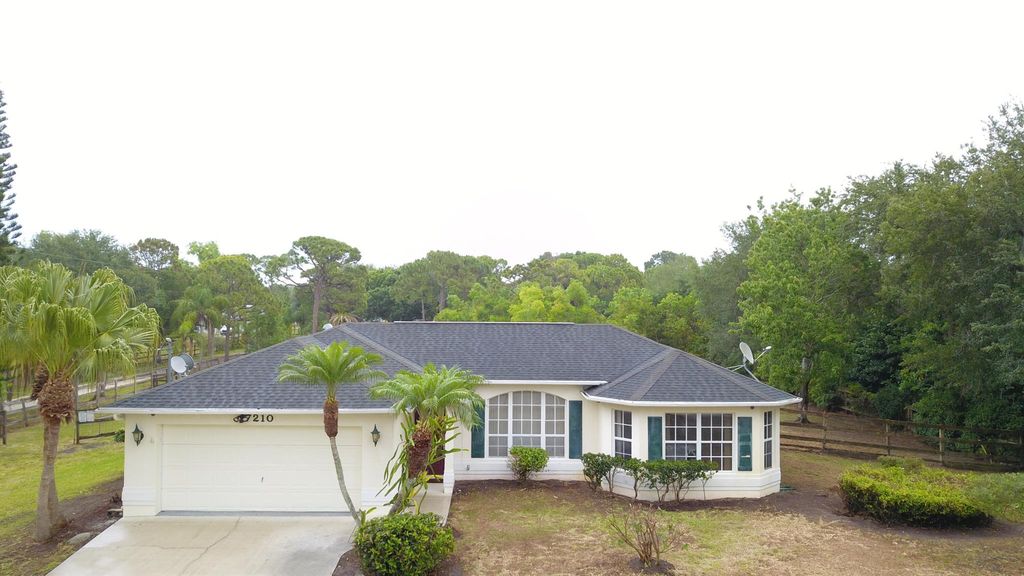 Photo of 7210 Shanas Trail, Fort Pierce, FL 34982 (MLS # R11087845)