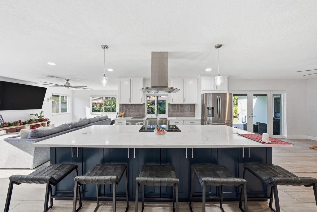 Photo of 5450 SW 18th St, Plantation, FL 33317 (MLS # F10541375)