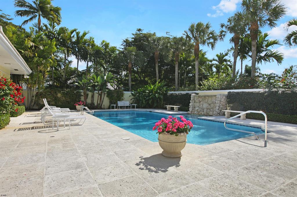 VILLAGE OF GOLF - Residential