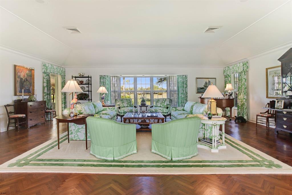 VILLAGE OF GOLF - Residential