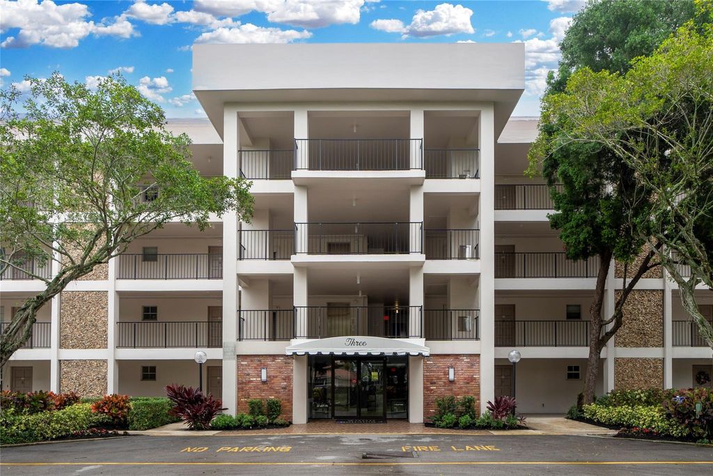 Photo of 2900 N Palm Aire Drive #303, Pompano Beach, FL 33069 (MLS # F10483307)