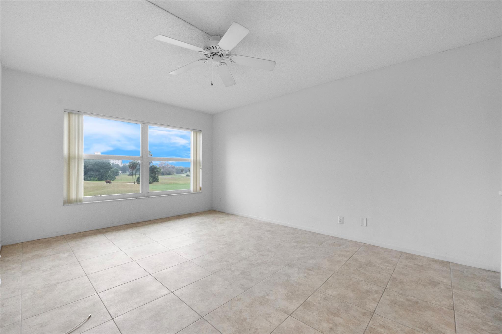 2900 N Palm Aire Dr 303