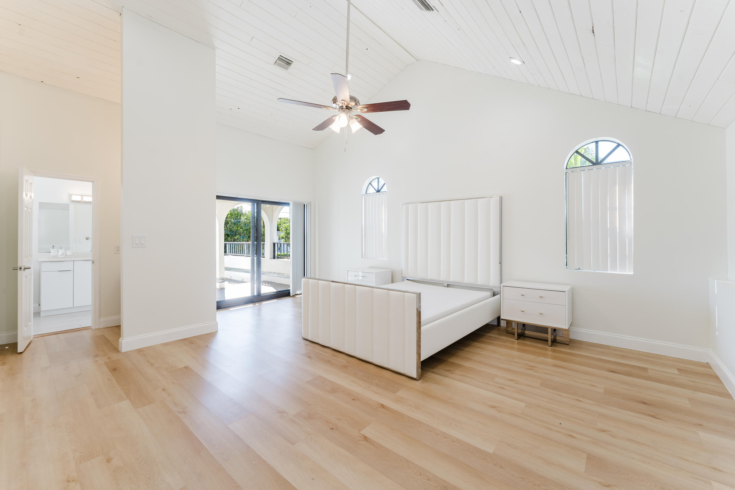 DELRAY MNR - Residential Lease