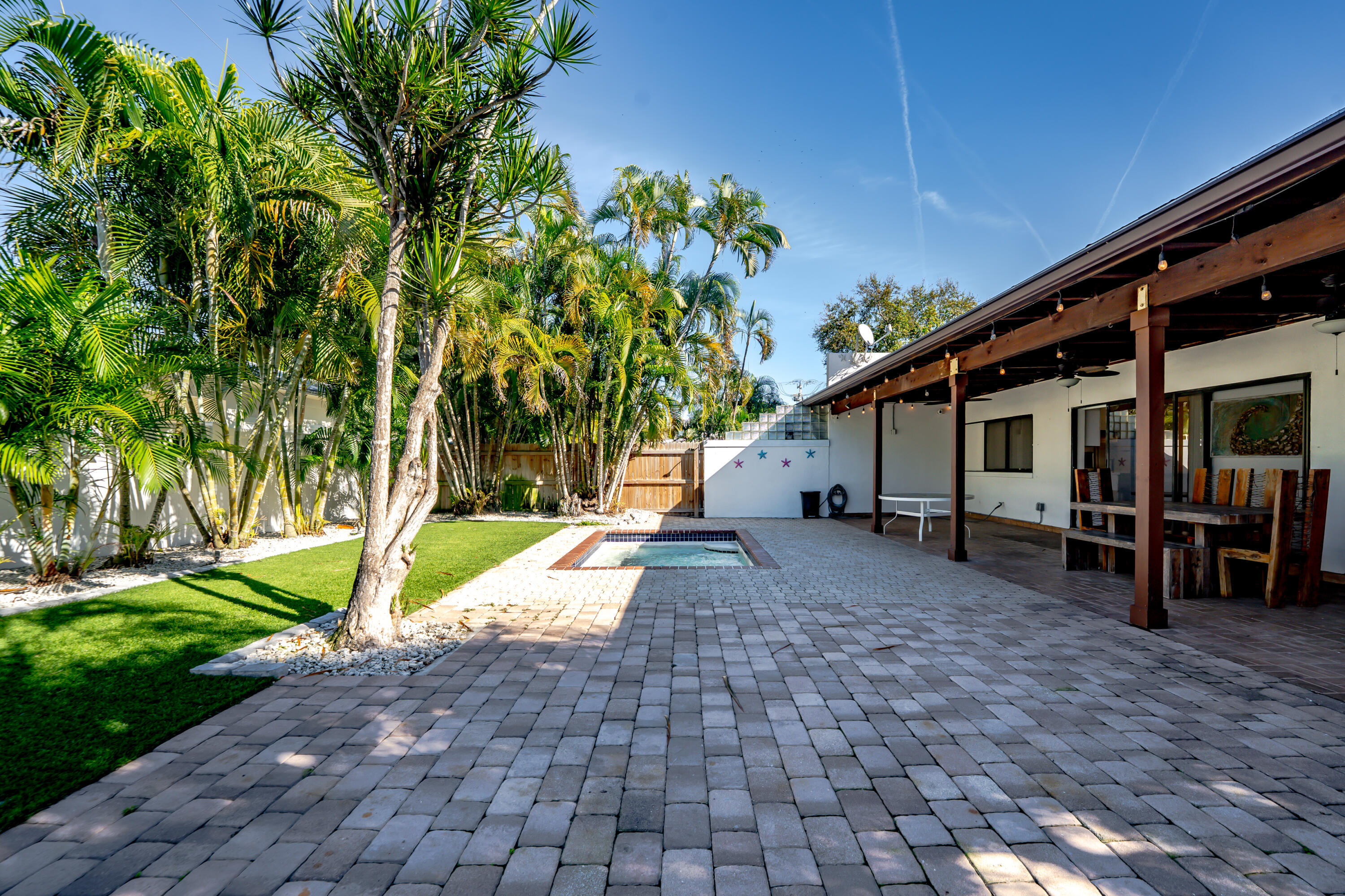 DELRAY MNR - Residential Lease