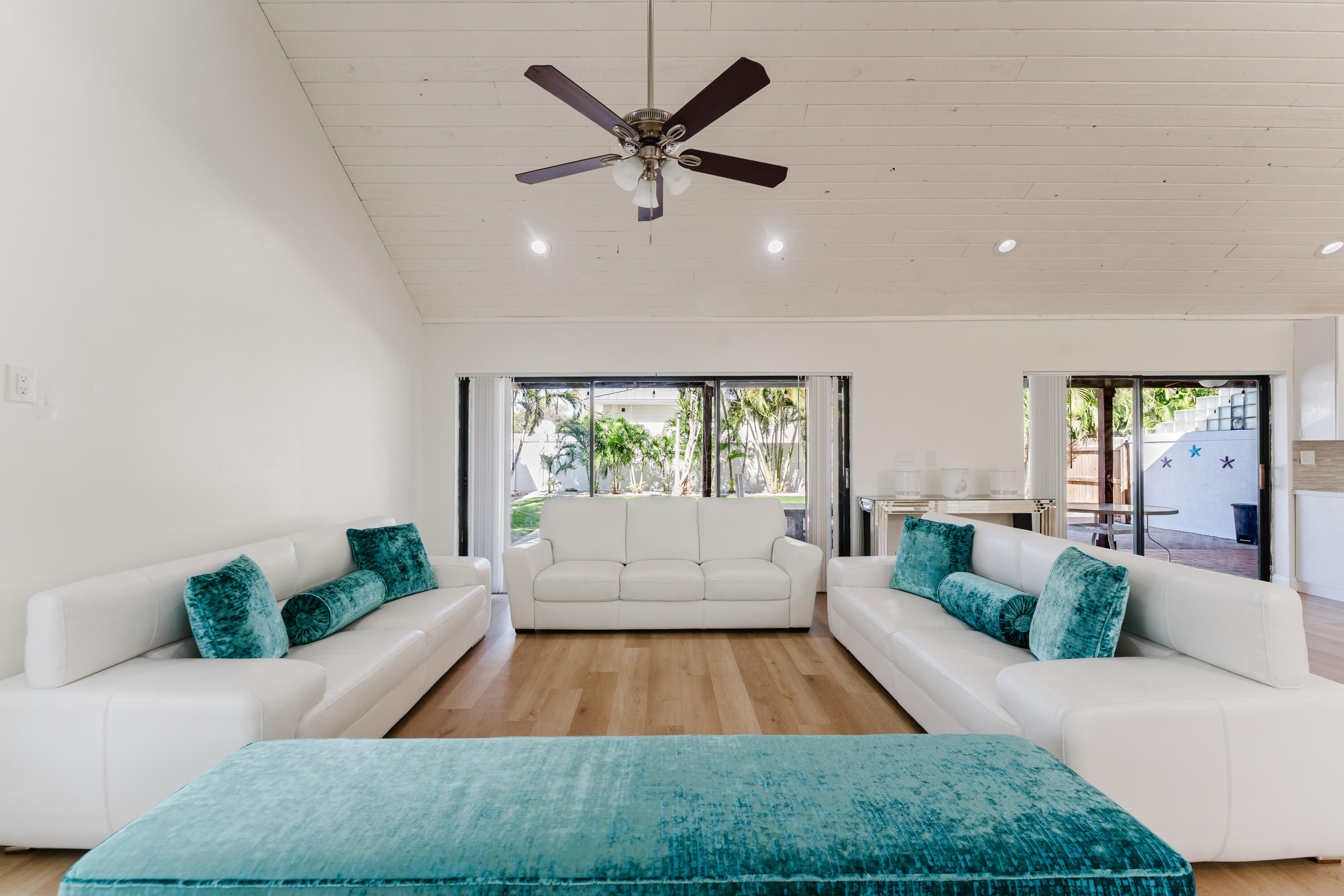 DELRAY MNR - Residential Lease