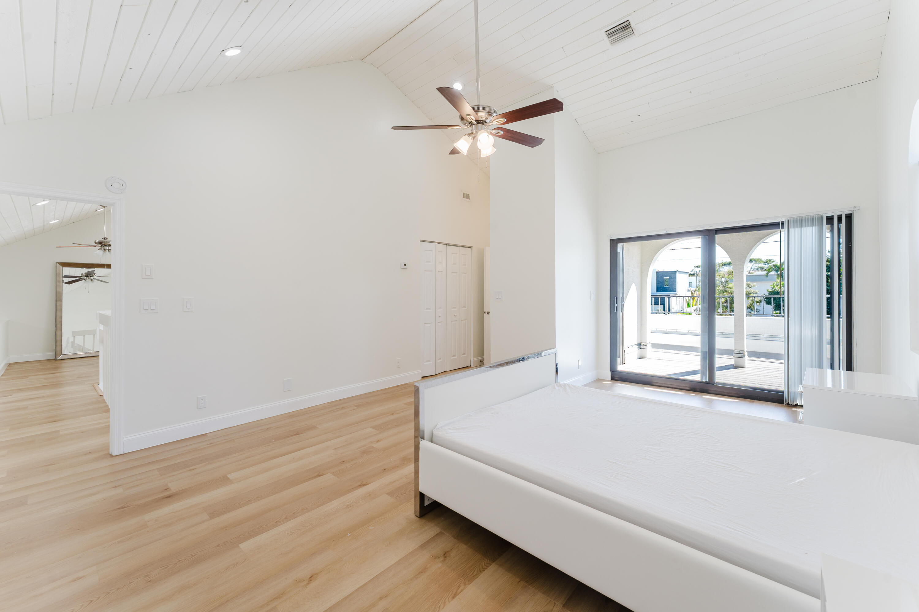 DELRAY MNR - Residential Lease