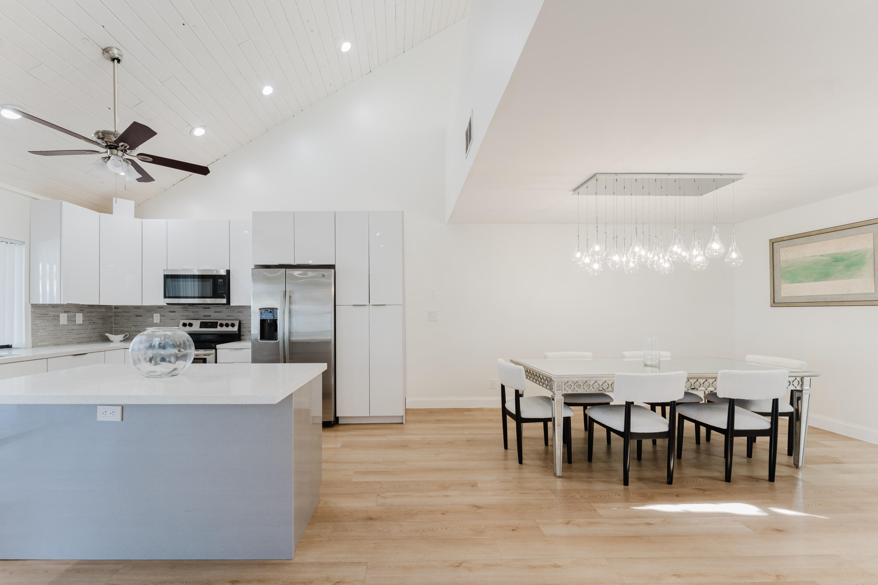 DELRAY MNR - Residential Lease