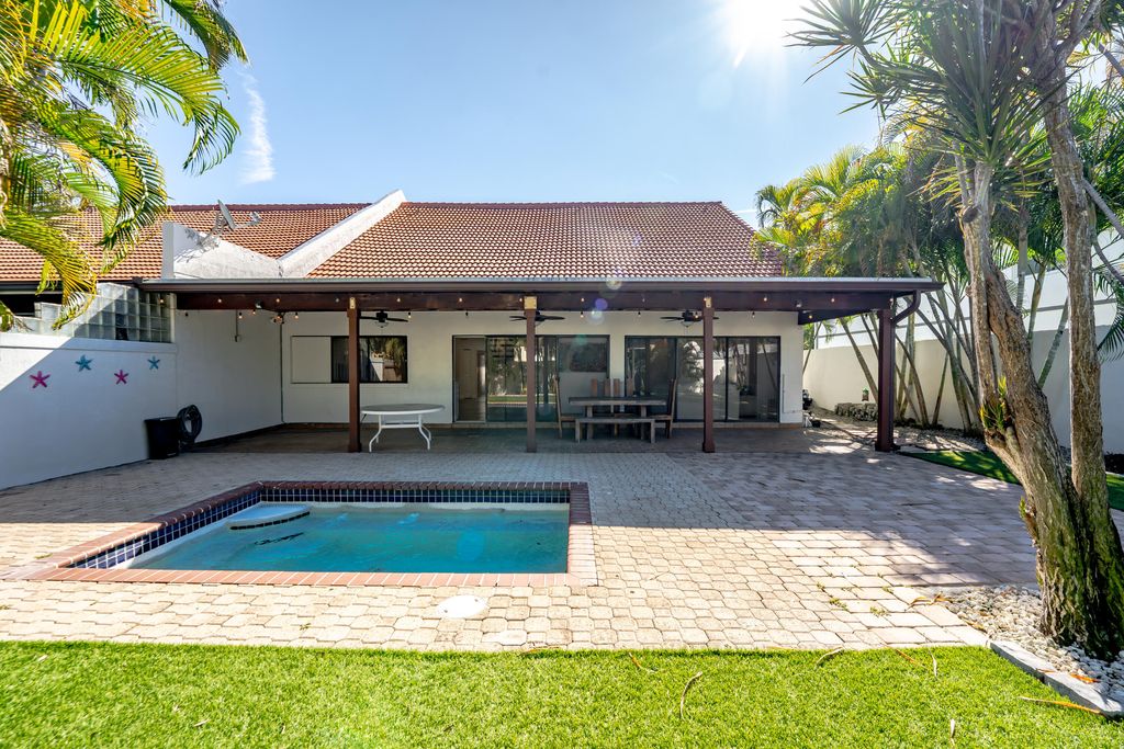 Photo of 665 Jeffery Street, Boca Raton, FL 33487 (MLS # B26018103)