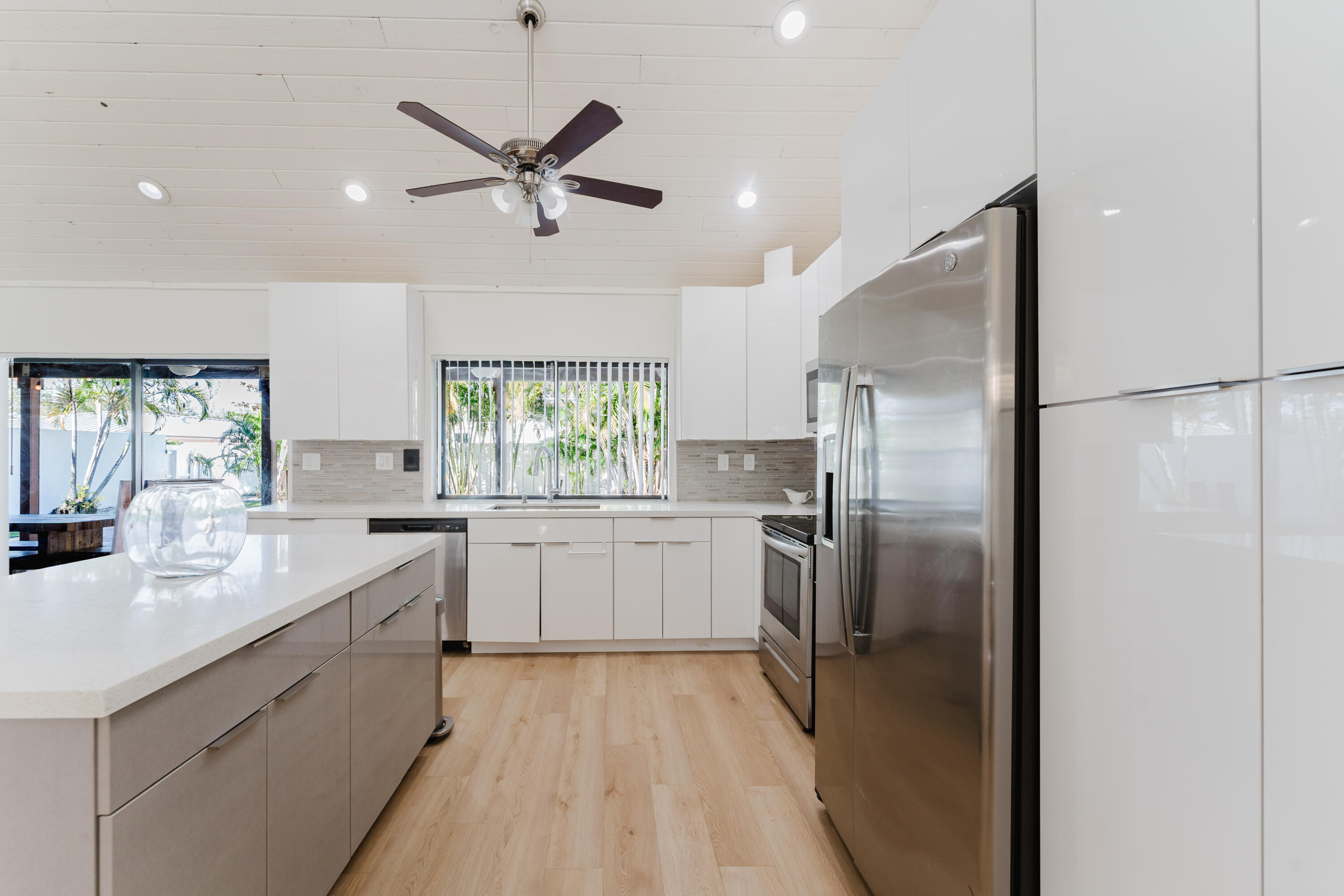 DELRAY MNR - Residential Lease