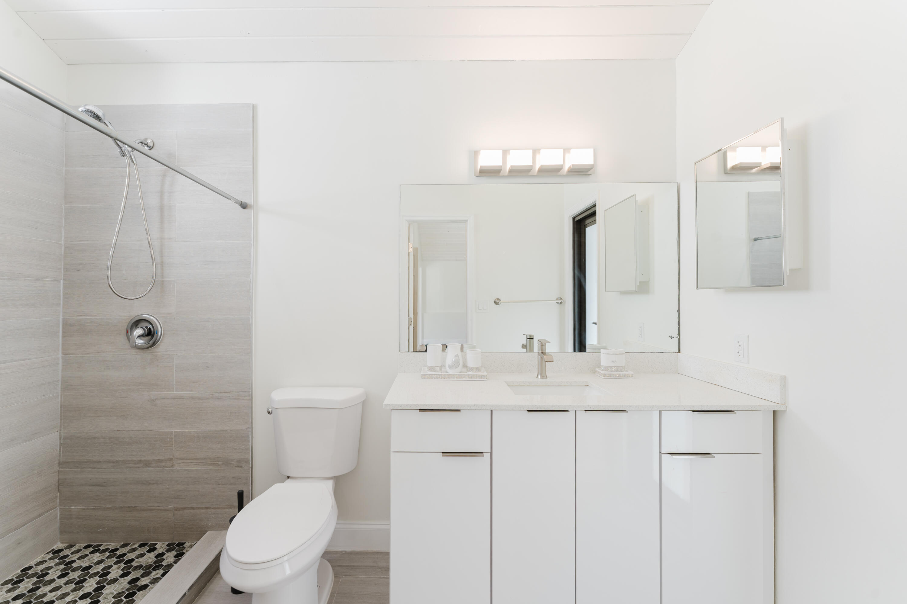 DELRAY MNR - Residential Lease