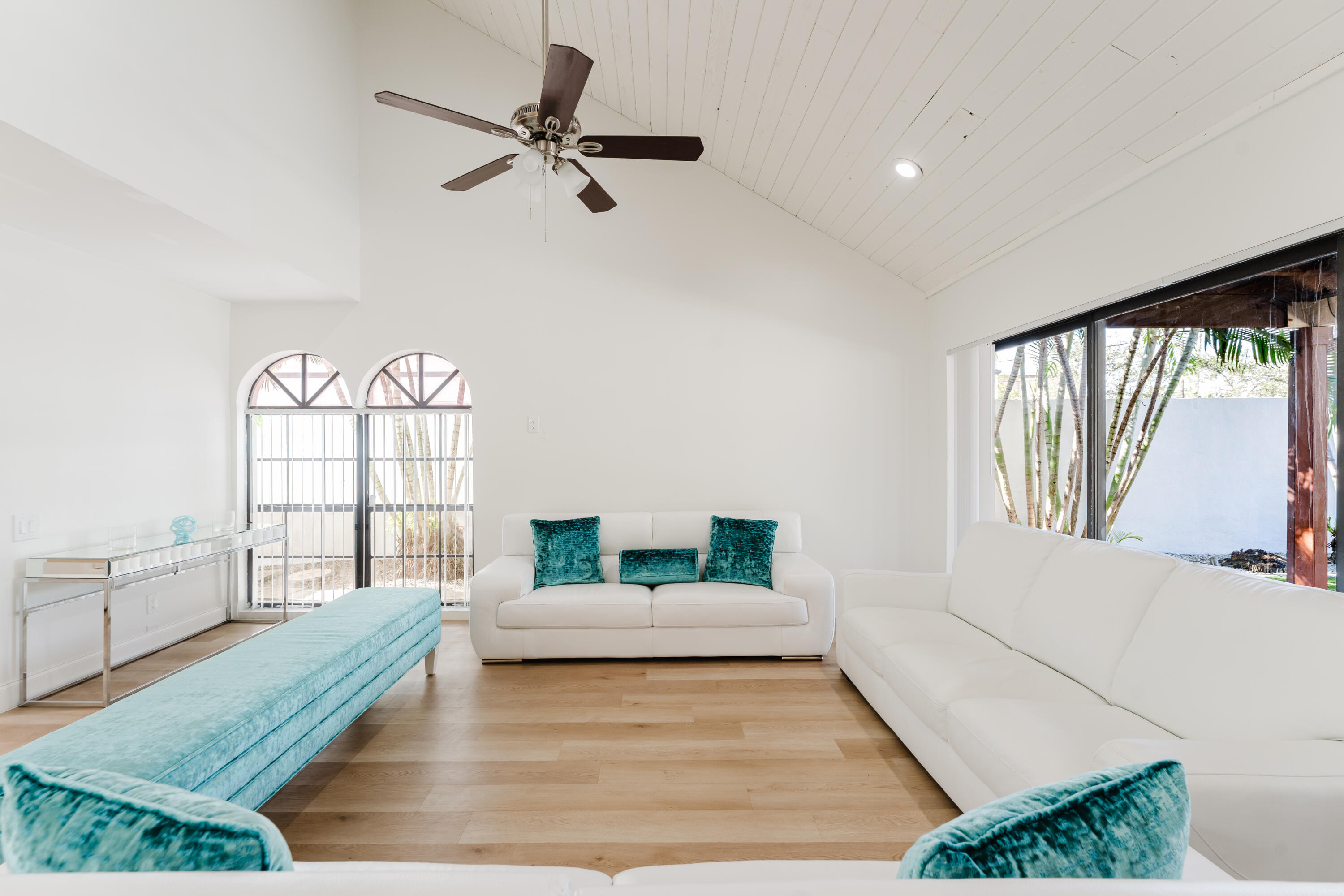 DELRAY MNR - Residential Lease