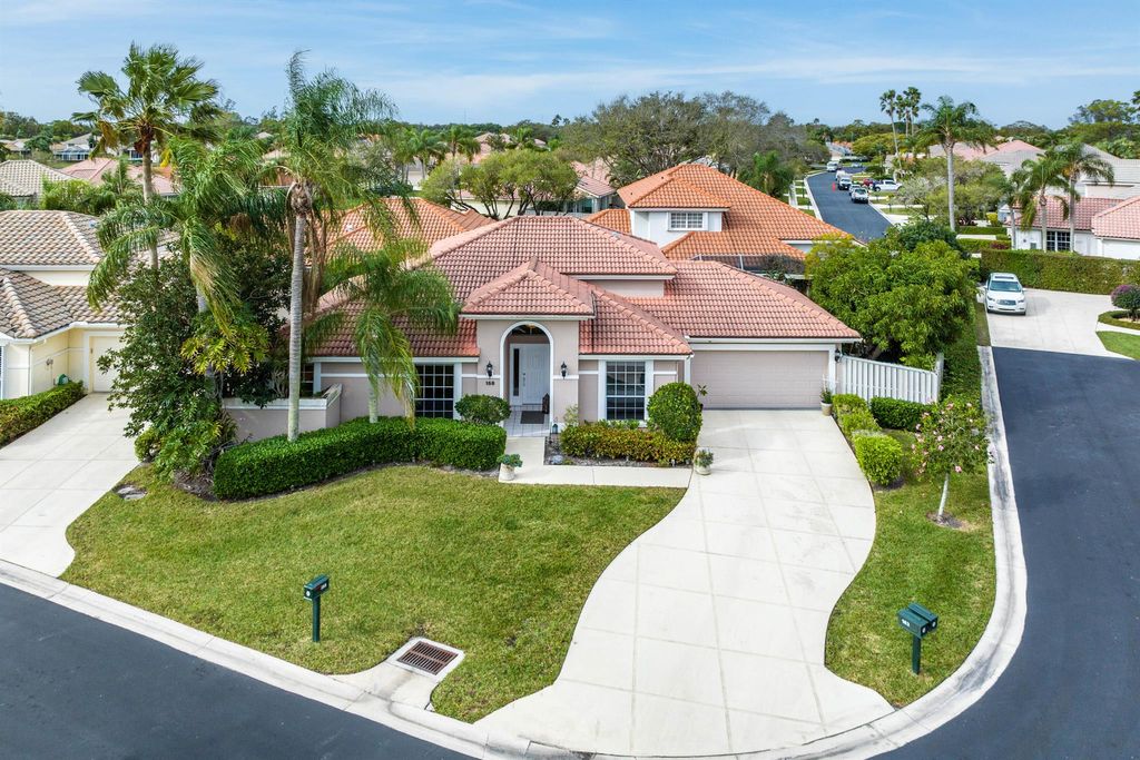 Photo of 158 Eagleton Court, Palm Beach Gardens, FL 33418 (MLS # R10953164)