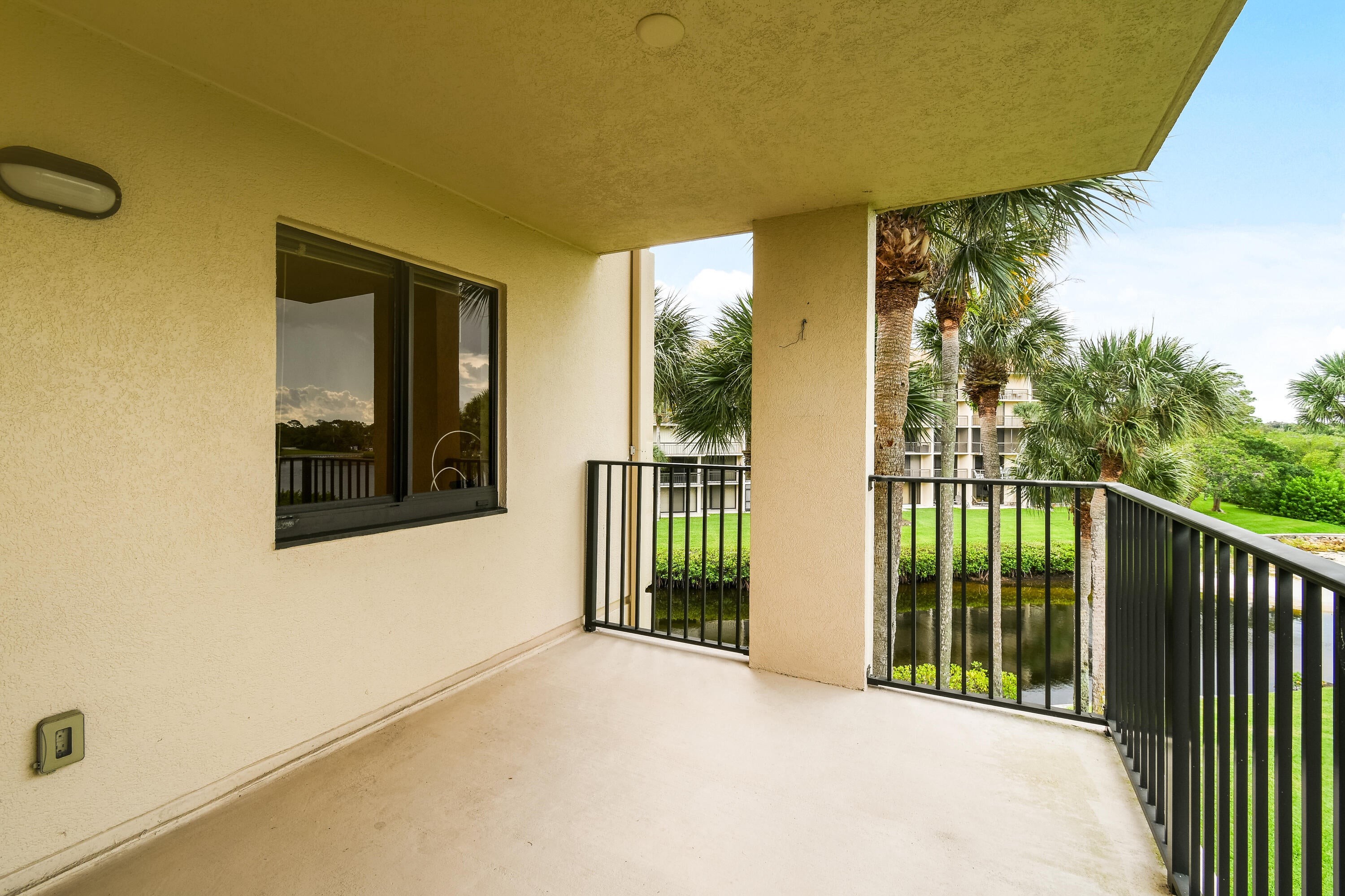 1701 MARINA ISLE Way 301