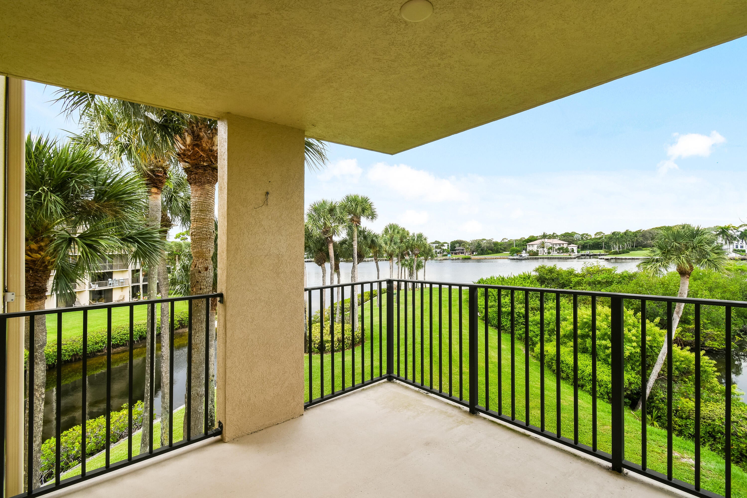 1701 MARINA ISLE Way 301