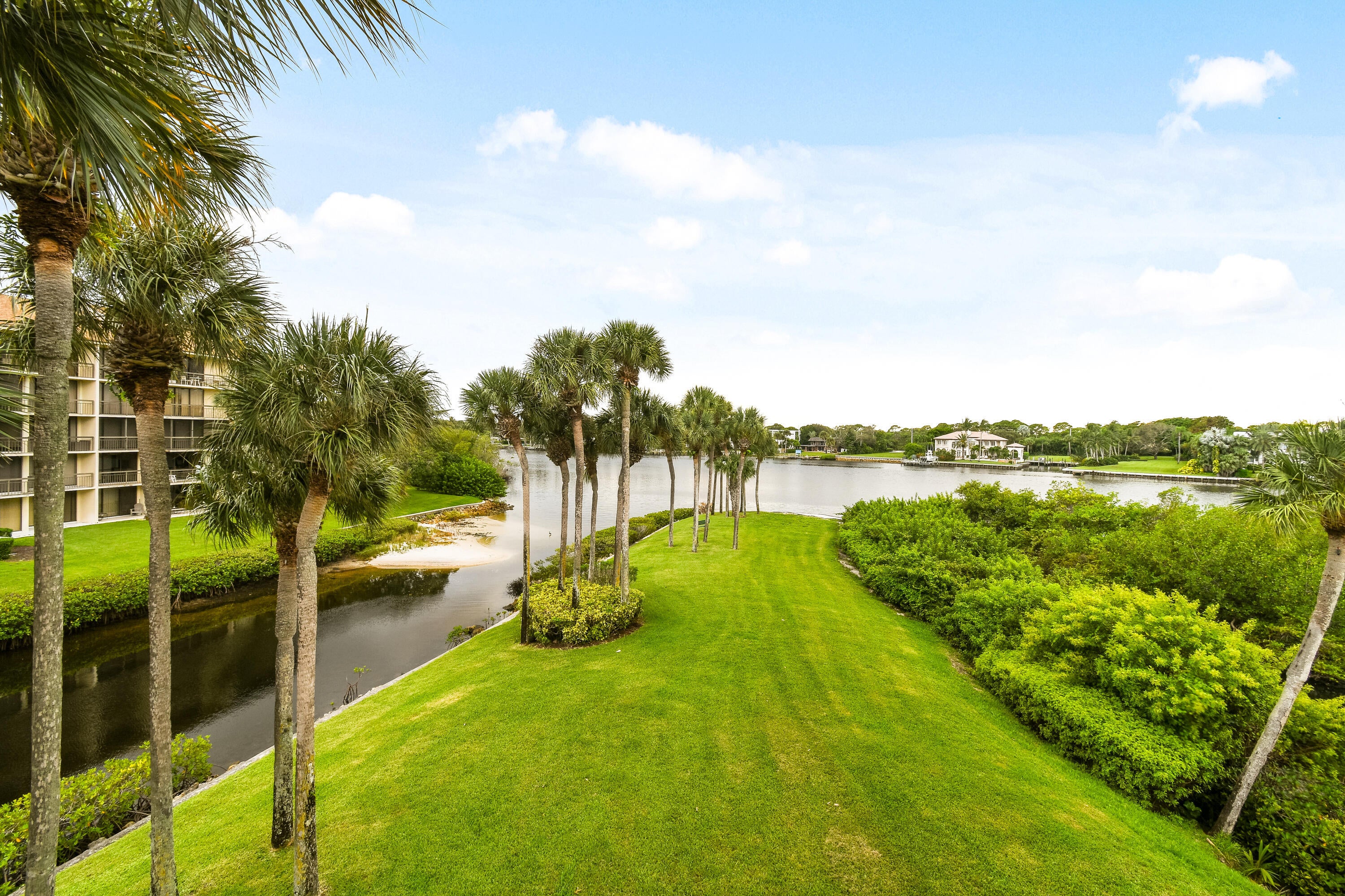 1701 MARINA ISLE Way 301