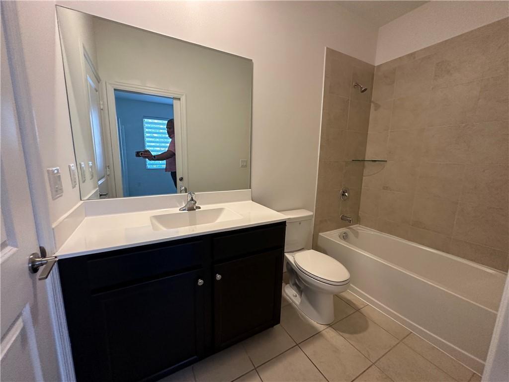 VIA VENTURA NEIGHBORHOOD 2 - Residential Lease