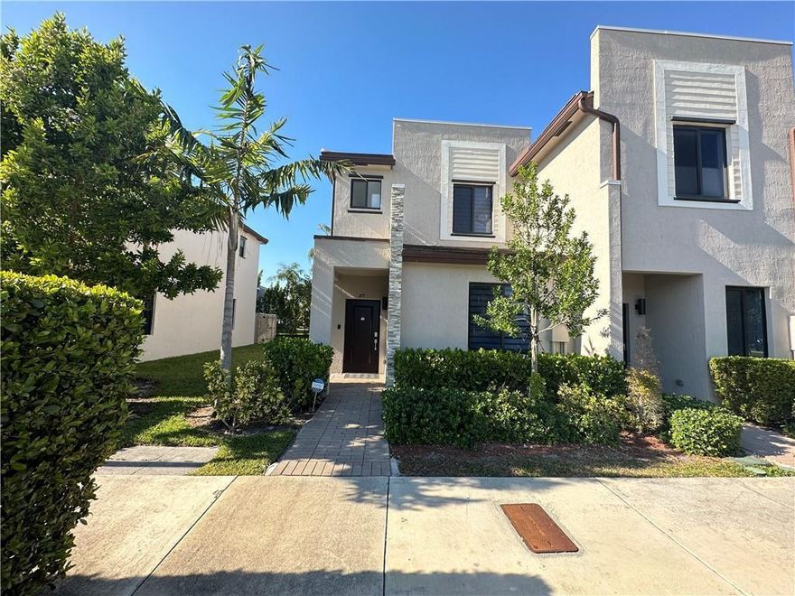 Beutiful Corner townhouse with 3 Beds + Great Room / 3 Baths in MIAMI. Kitchen fully equipped, blinds on all windows, built-out closets, 2 Cars Parking Space in the front entrance. Ceramic/Tile on First Floor and Laminate on Second Floor. Stainless steel appliances. You will love living in this Lennar Community. Super close to Aventura Mall, minutes to the beach, and super well located near major highways.