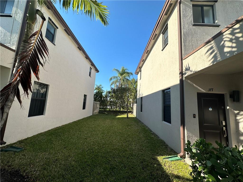 VIA VENTURA NEIGHBORHOOD 2 - Residential Lease