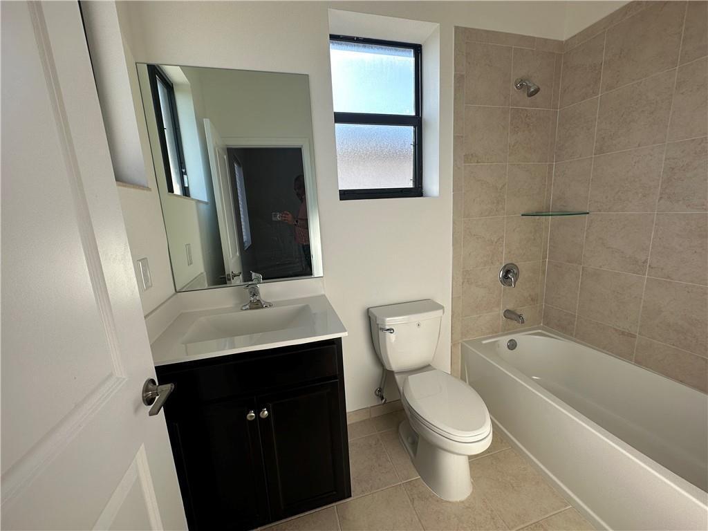VIA VENTURA NEIGHBORHOOD 2 - Residential Lease