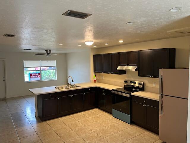 You're opportunity to rent a townhouse with plenty of room for the family has come. 3 bedroom 2 bathroom Townhouse ready for you to call it home. New stainless steel stove and fridge. Great backyard space.