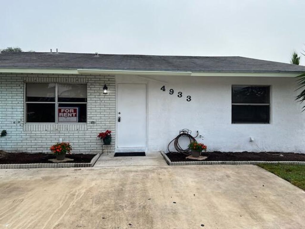 Photo of 4933 Saratoga Road, West Palm Beach, FL 33415 (MLS # R11051697)