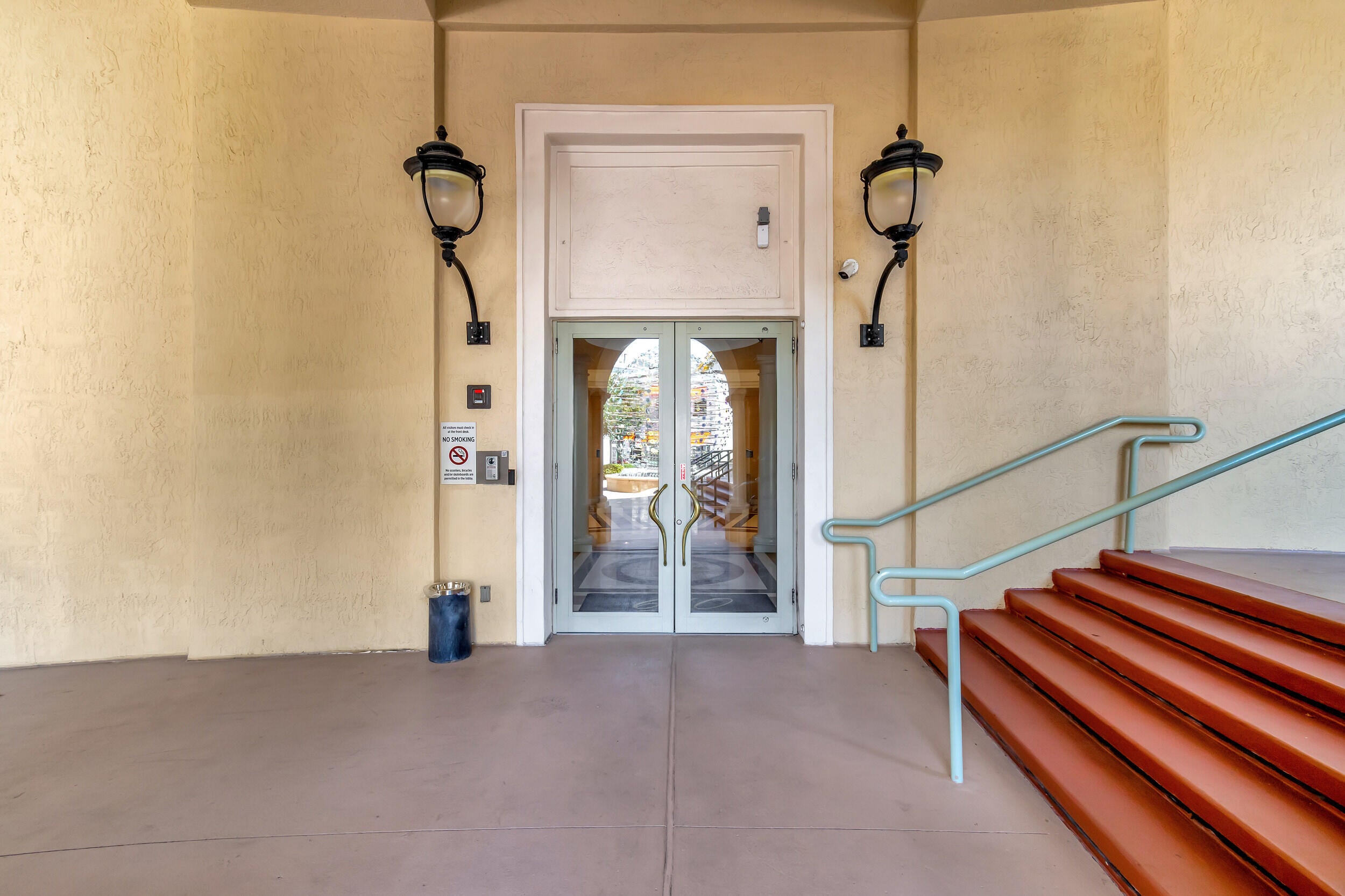610 CLEMATIS Street 524